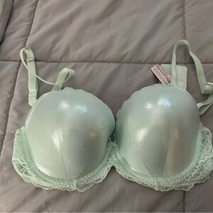 Victoria secteets bra 38dd.